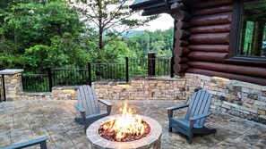 Terrace/patio - Mountaintop Paradise, Mountain Views! Hot Tub, Pool Table, Pigeon Forge Cabin (Sevierville)