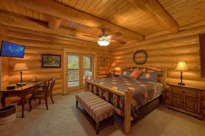 4 bedrooms, iron/ironing board, free WiFi, bed sheets - Mountaintop Paradise, Mountain Views! Hot Tub, Pool Table, Pigeon Forge Cabin (Sevierville)