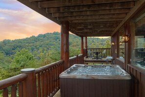 Outdoor spa tub - Mountaintop Paradise, Mountain Views! Hot Tub, Pool Table, Pigeon Forge Cabin (Sevierville)