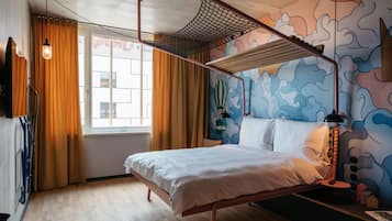 Habitación doble estándar | Ropa de cama de alta calidad y caja de seguridad en la habitación