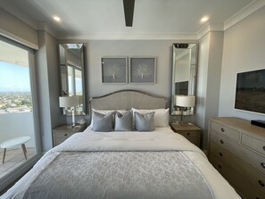 2 bedrooms, iron/ironing board, free WiFi, bed sheets - Paradise awaits you - 2/2 Penthouse Condo-Spectacular Beachfront and City Views (Marco Island)