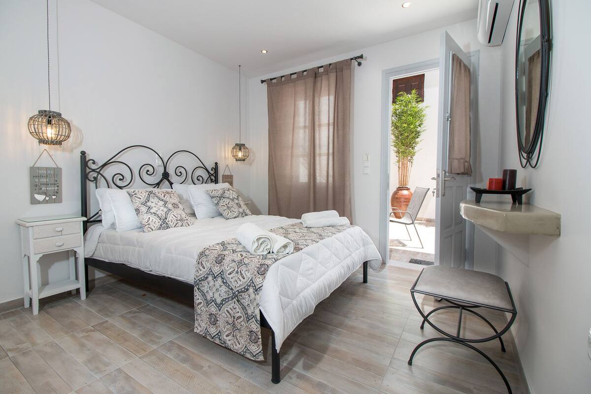 Double Room, Garden View | Soundproofing, WiFi (free)