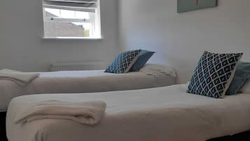 Apartment | 2 bedrooms, iron/ironing board, free cots/infant beds