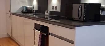 Icon Brentwood City Apartment