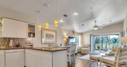 Golden Getaway 2 Bedroom Condo by RedAwning