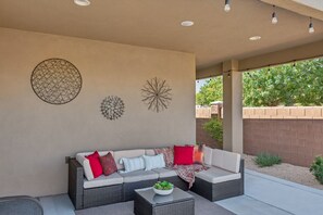 House, 3 Bedrooms | Terrace/patio