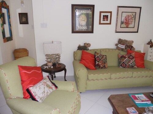 Comfortable & spacious one bed westcoast apartment, near shops, beach and pool. 