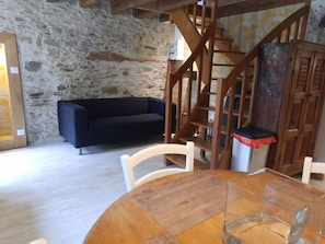 Living area - GÎTE DU PETIT MOULIN (Réaumur)