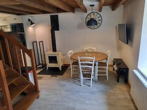 Dining - GÎTE DU PETIT MOULIN (Réaumur)