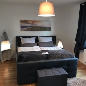 1 bedroom, travel cot, free WiFi, bed sheets