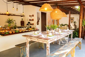 Termasuk sarapan bufet setiap hari