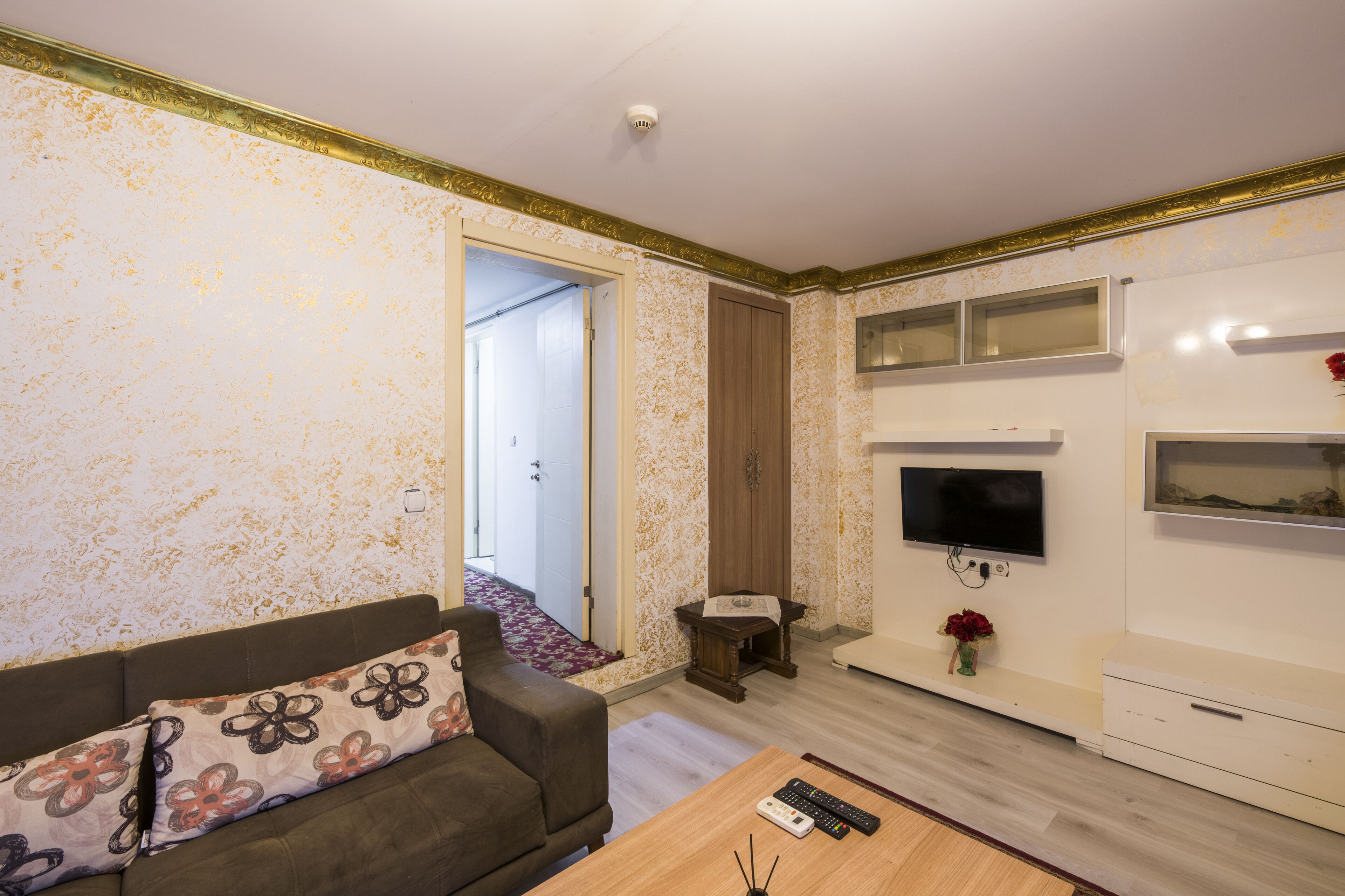 family room | living room | flat-screen tv, fireplace