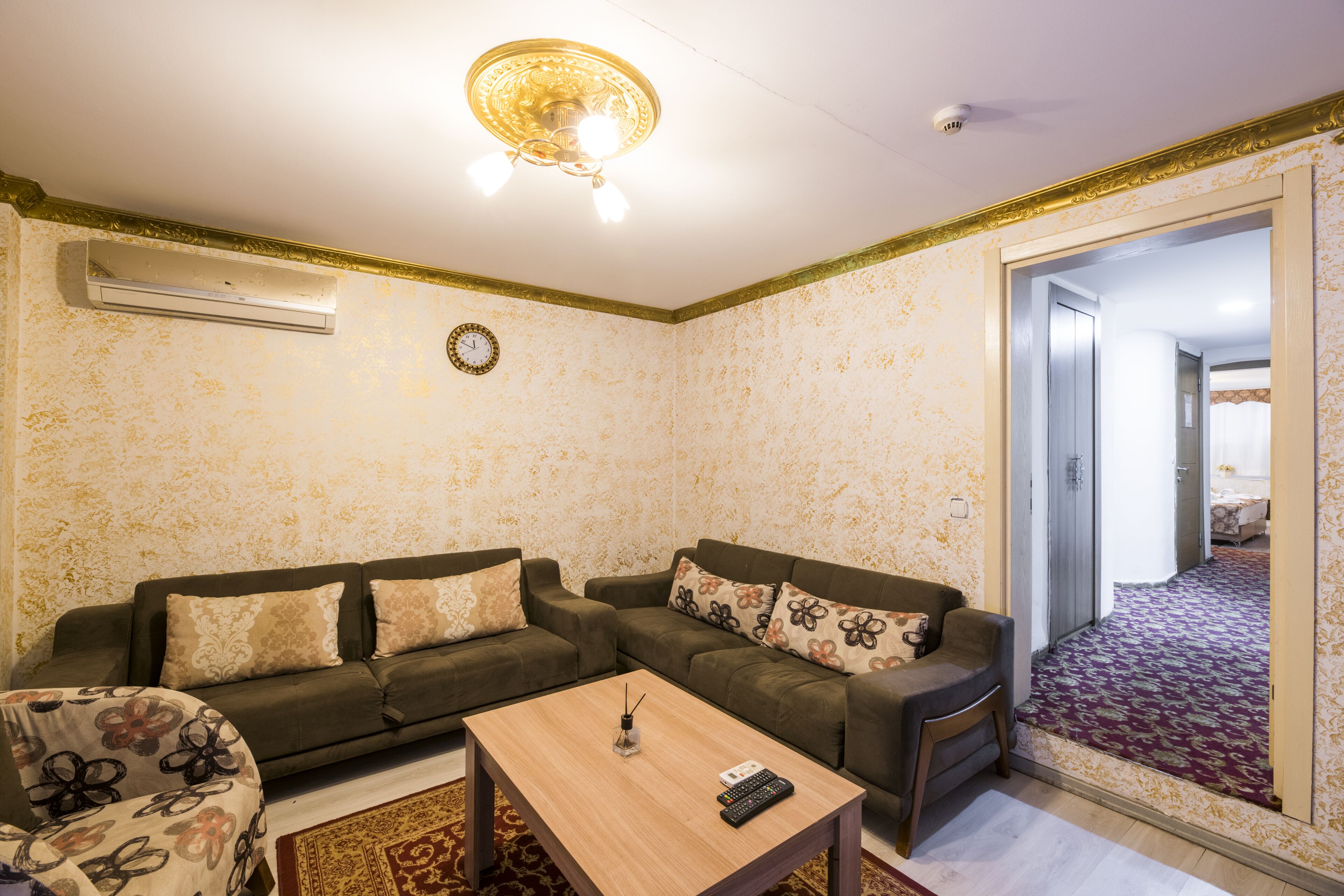 family room | living room | flat-screen tv, fireplace