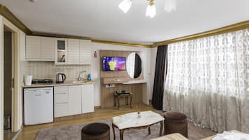 Grand Studio Suite | Premium bedding, individually furnished, laptop workspace, free WiFi