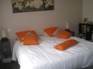 3 chambres, fer et planche à repasser, lit parapluie, Wi-Fi