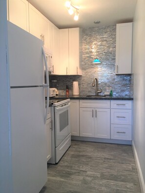 Fridge, microwave, oven, stovetop - Beachside Unit 39 - Key Colony (Key Colony Beach)