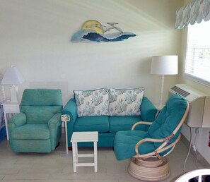 TV - Beachside Unit 34 - Key Colony (Key Colony Beach)