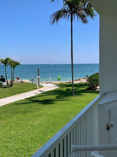 Beachside Unit 29 - Key Colony