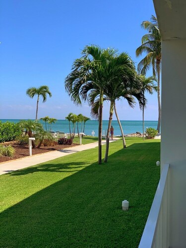 Beachside Unit 25 - Key Colony