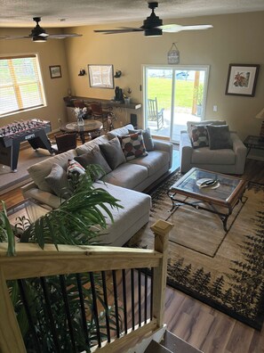 Smart TV, video games, DVD player, table football - Welcome to our lake house in this "tranquil cove" on Lake Chatuge (Hiawassee)