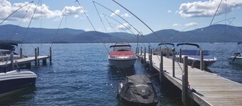 Lake View, Beautiful Condo, Private Beach and Pool