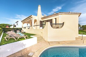 Alberca al aire libre 