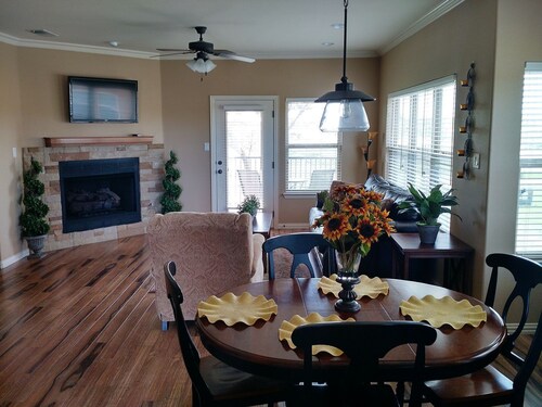 Long Weekend getaway at The Cliffs, Possum Kingdom Lake