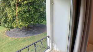 Classic Double Room | Premium bedding, down comforters, pillowtop beds, minibar - Villa i Pini (Malo)