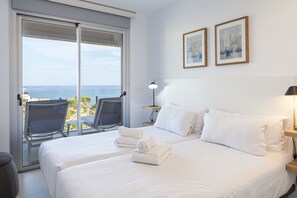 Panoramic Apartment, 2 Bedrooms, Terrace, Sea View | In-room safe, individually decorated, individually furnished, desk - Blue Line Apartment Hotel (Villajoyosa)