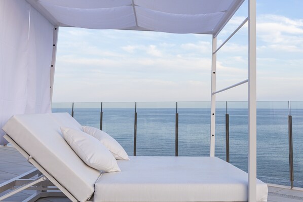 Premium Penthouse, 3 Bedrooms, Terrace, Sea View | Terrace/patio