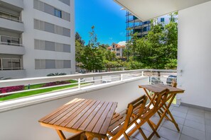 Outdoor dining - Apartamento Costa Do Sol (Funchal)