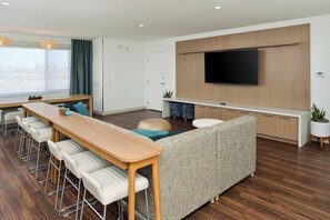 Desk, laptop workspace, iron/ironing board, free WiFi