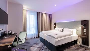 Twin Room, Roll-in Shower | Soundproofing, free WiFi, bed sheets
