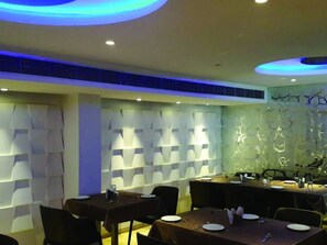 Restaurant - Hotel Supreme (Visakhapatnam)