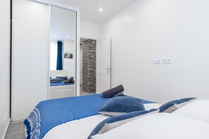 2 chambres, fer et planche à repasser, Wi-Fi, draps fournis