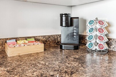 MICH AVE, Downtown, Grant Park 2bd/2ba #23