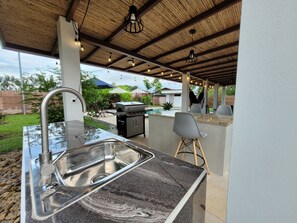 Terrace/patio - Villa Tropical La Fortuna w/ Pool: Peaceful & Private Oasis (La Fortuna)