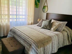 3 chambres, fer et planche à repasser, accès au Wi-Fi (inclus)