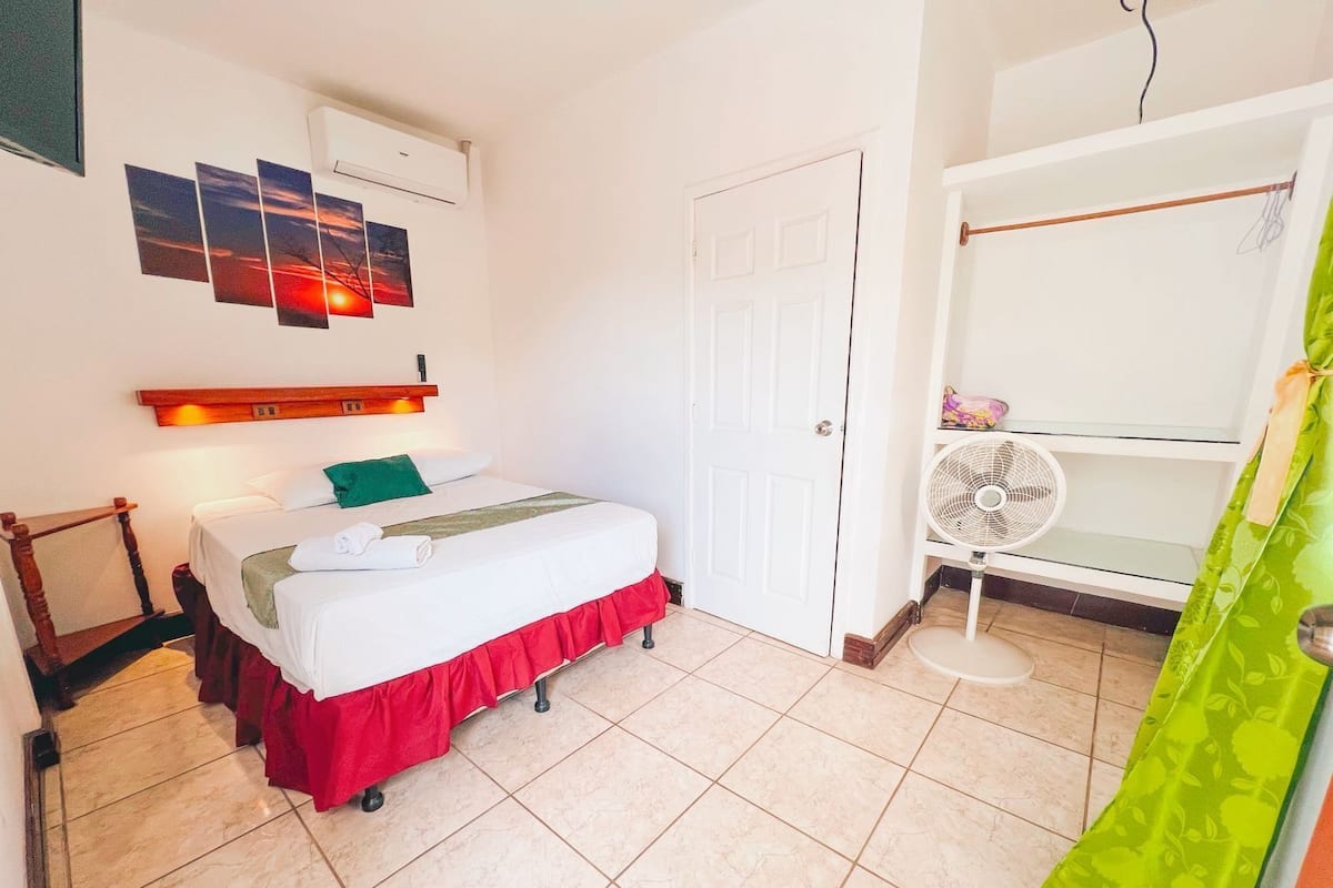 Standard Room, 5 Bedrooms | Premium bedding, down comforters, iron/ironing board, free WiFi