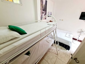 Family Triple Room | Premium bedding, down comforters, iron/ironing board, free WiFi - Hostal San Jose - Hostel (Somoto)