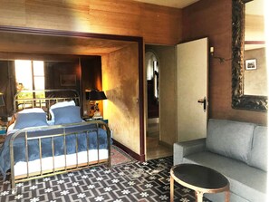 6 chambres, fer et planche à repasser, lit de bébé portatif, Wi-Fi