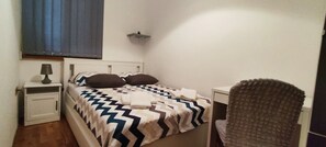 2 habitaciones, tabla de planchar con plancha y wifi gratis 
