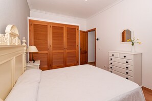 3 Schlafzimmer, Zimmersafe, Bügeleisen/Bügelbrett, kostenloses WLAN
