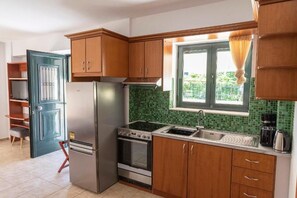 Kühlschrank, Ofen, Herdplatte, Toaster