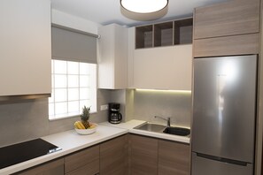 ماكينة لصنع القهوة/الشاي، مستلزمات طهي/أطباق/أوعية