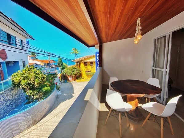 Estúdio, vista para o mar | Varanda coberta