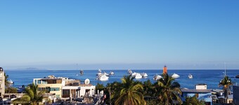 Gloria-Galapagos Inn