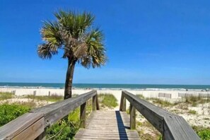 Beach - Palmetto Dunes 3 bdrm Renovated Villa -Walk to beach+pool (Hilton Head Island)
