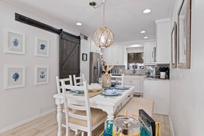 Dining - Palmetto Dunes 3 bdrm Renovated Villa -Walk to beach+pool (Hilton Head Island)