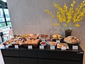 Daily buffet breakfast for a fee